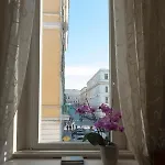 Luxury With Colosseum View Apartment *