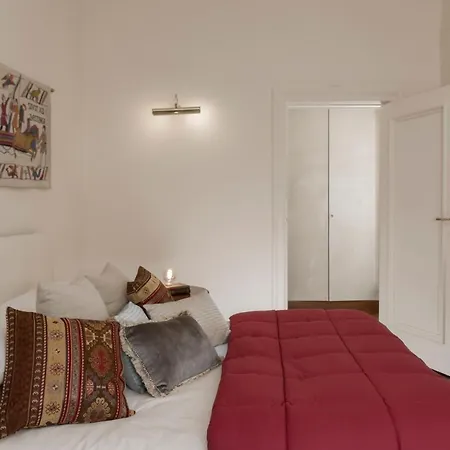 Luxury With Colosseum View Apartment *